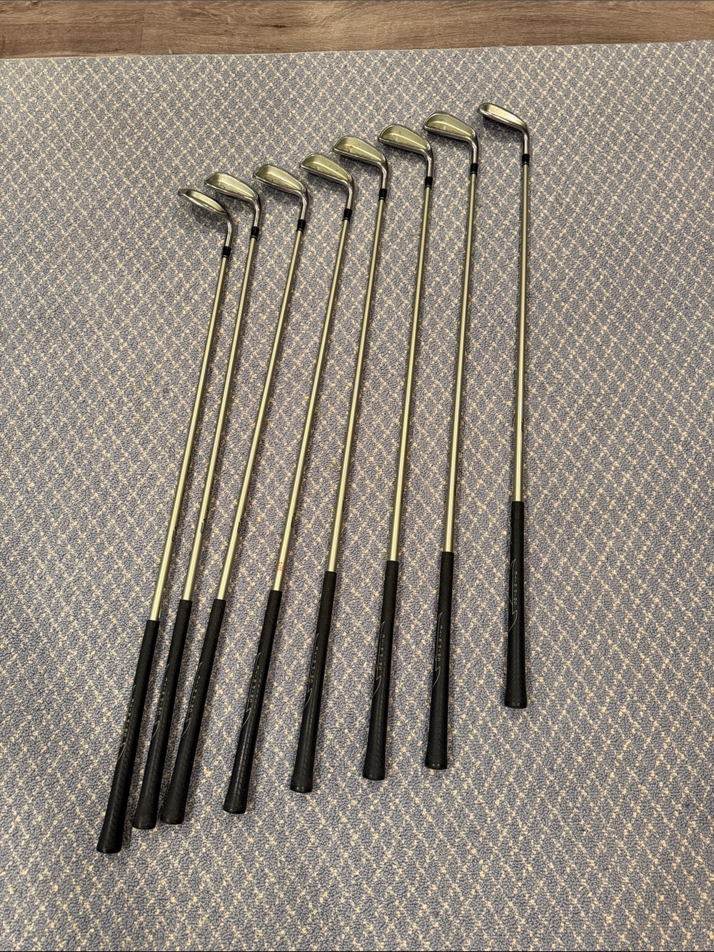Titleist Set of Irons (4-S)
